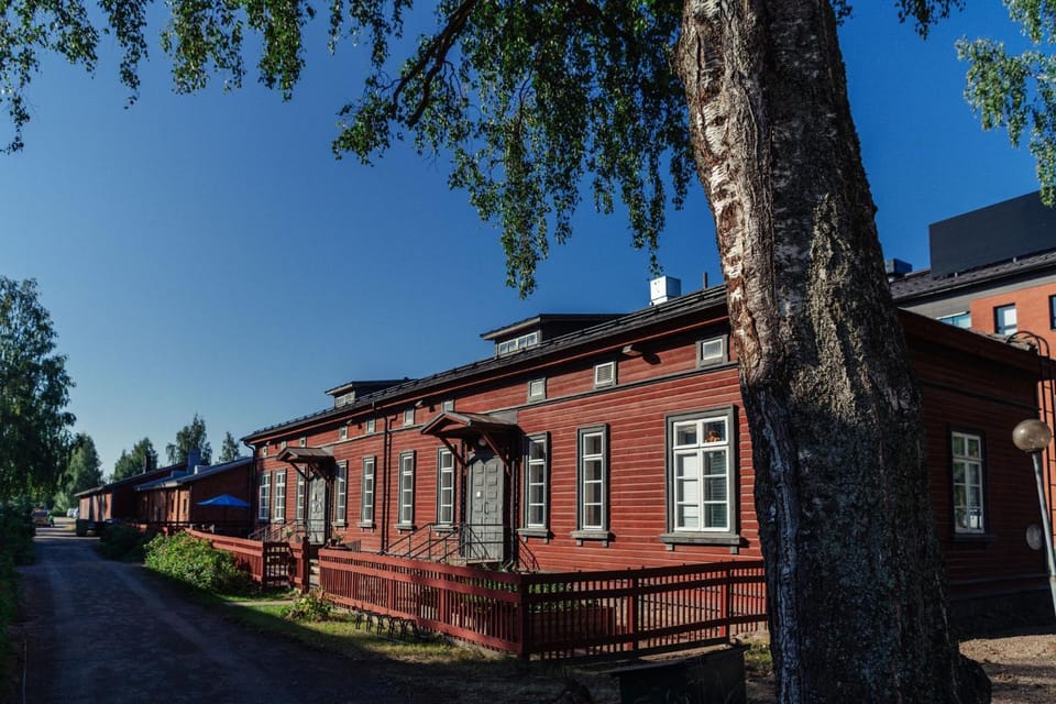 Property building, Facade/entrance, Summer