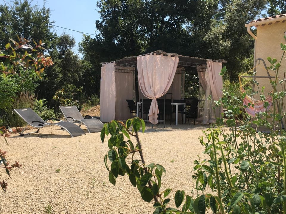Les Karakis, piscine au sel, jardin 5000m2 House in French Riviera