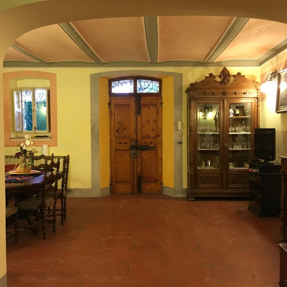 Facade/entrance, Living room, Dining area