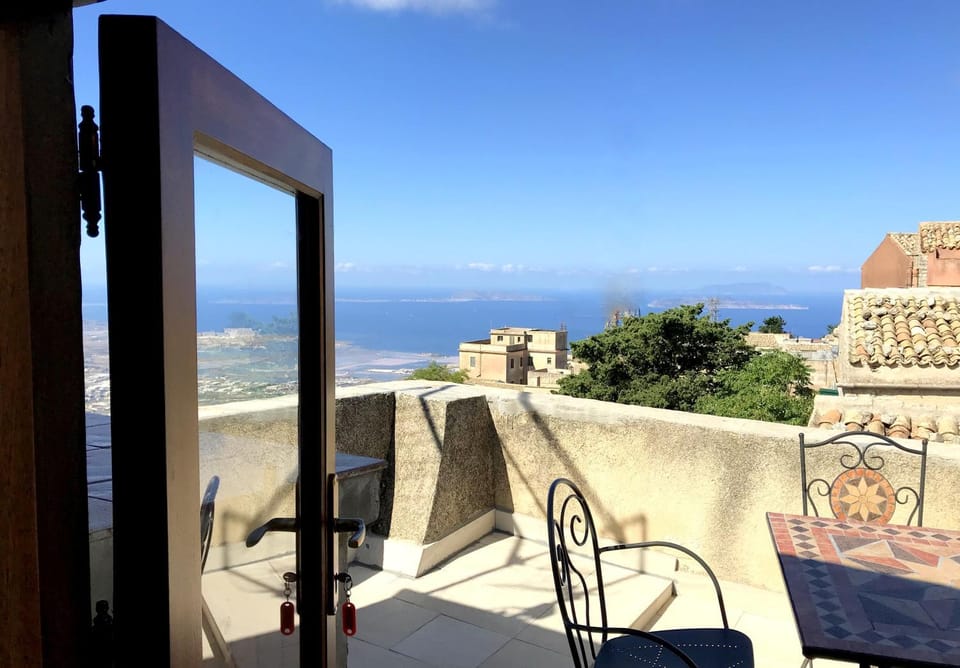 View (from property/room), Balcony/Terrace, City view, Landmark view, Sea view, Street view