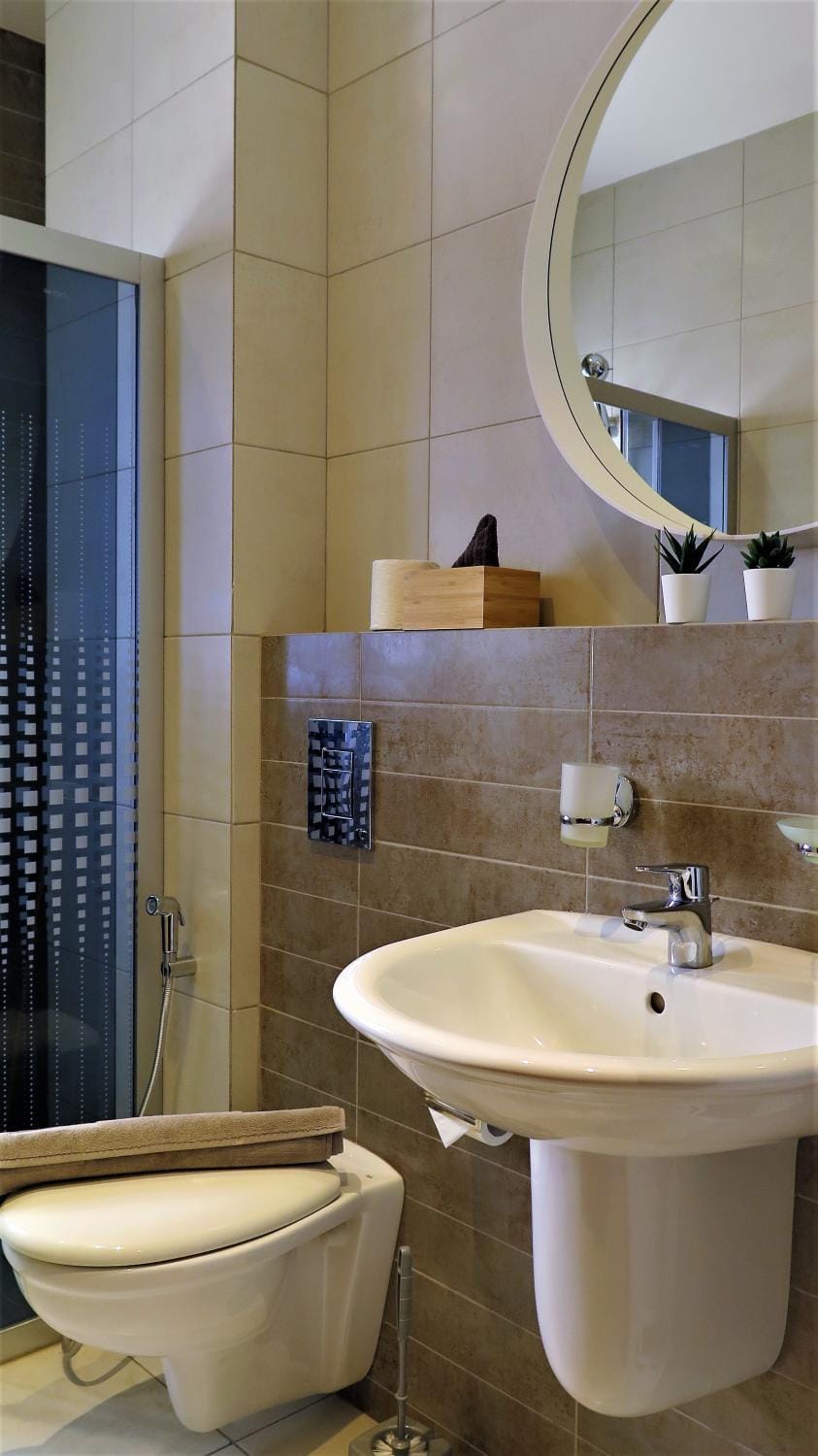 Double Key by HR Apartment in Africa