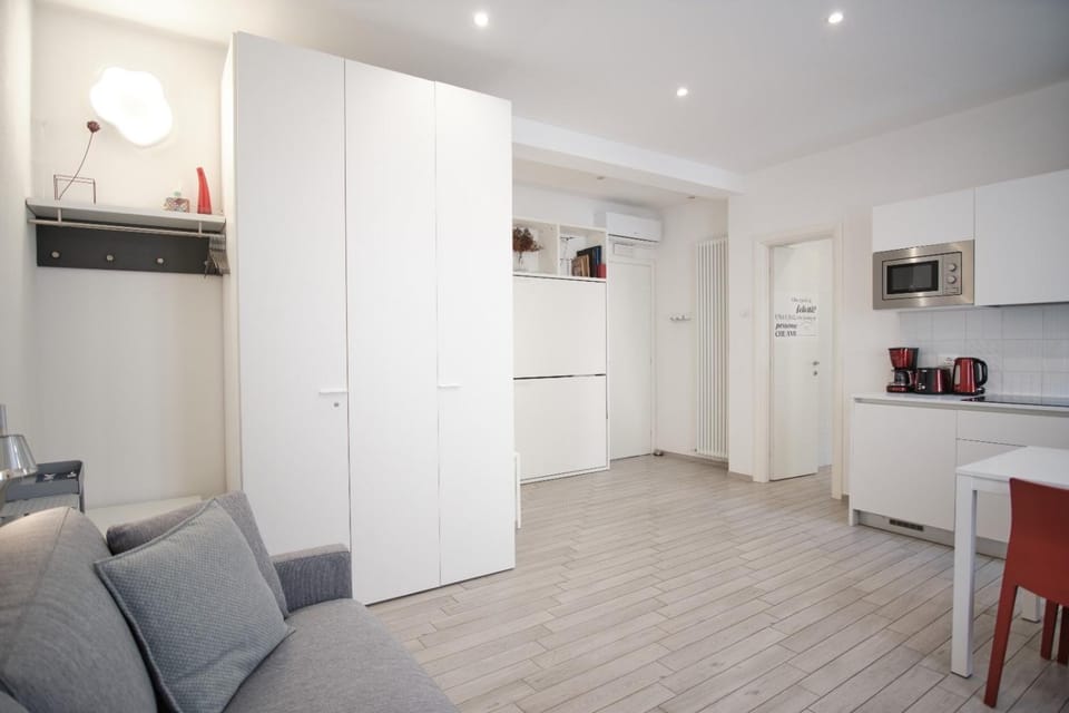 Kitchen or kitchenette, dishwasher, stove, toaster