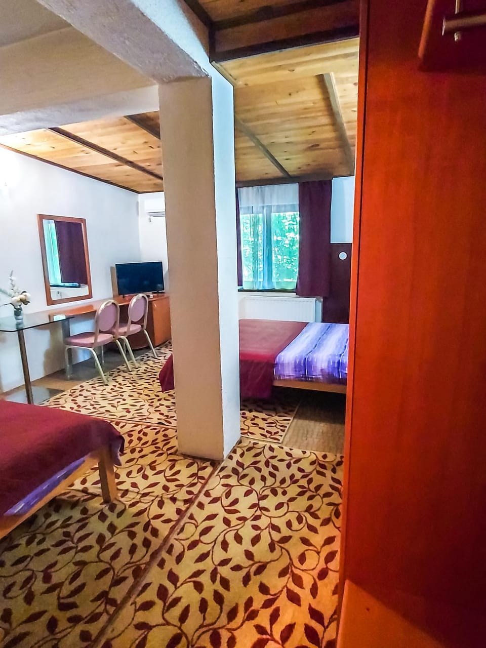 TV and multimedia, Photo of the whole room, Seating area, Bedroom