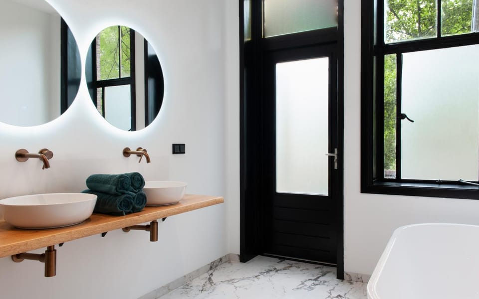 Bathroom, Bath