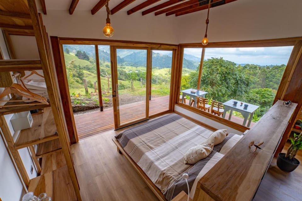 Balcony/Terrace, Bedroom, Mountain view