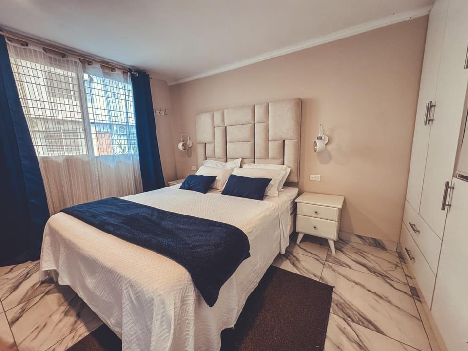 Golden Hotel Bed and Breakfast in Manabí Province