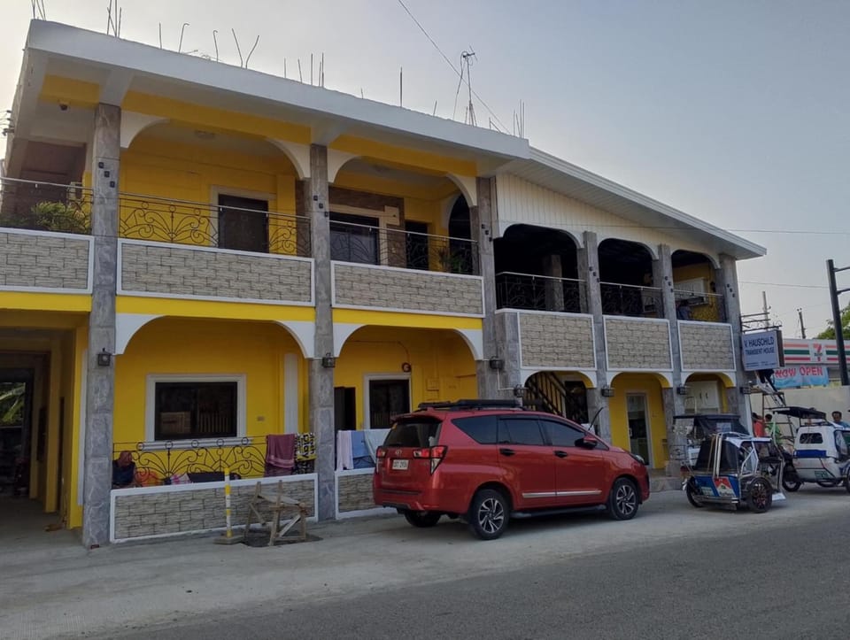 Vhauschild Transient Rooms Bed and Breakfast in Ilocos Region