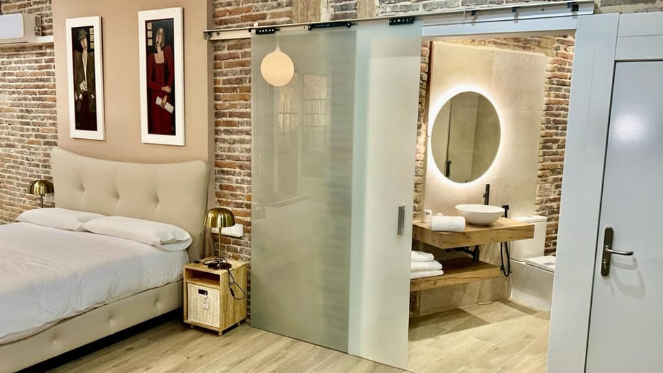 Shower, Bathroom, Photo of the whole room, Bedroom