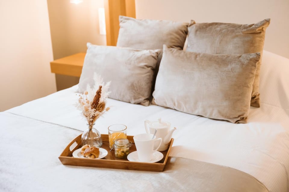 Bed, Bedroom, Breakfast