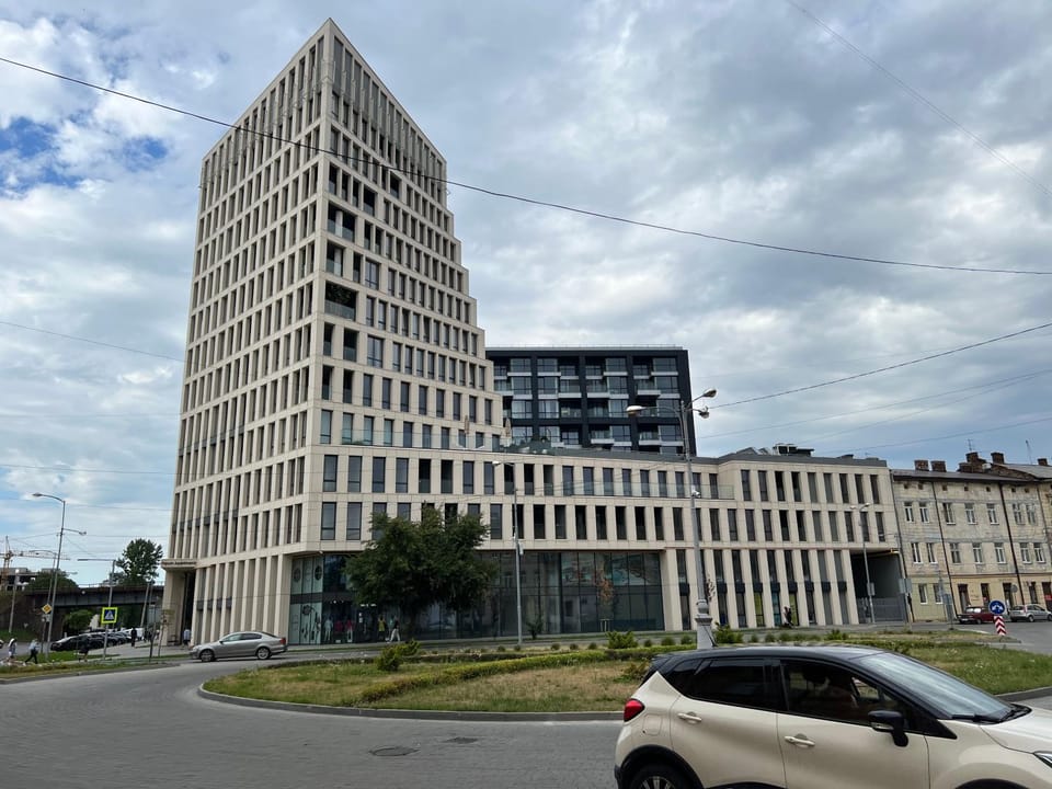 Lwow House апартаменти в центрі з бомбосховищем і критим приватним паркінгом Apartment in Lviv