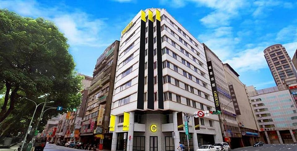 Property building, Day, City view, Location
