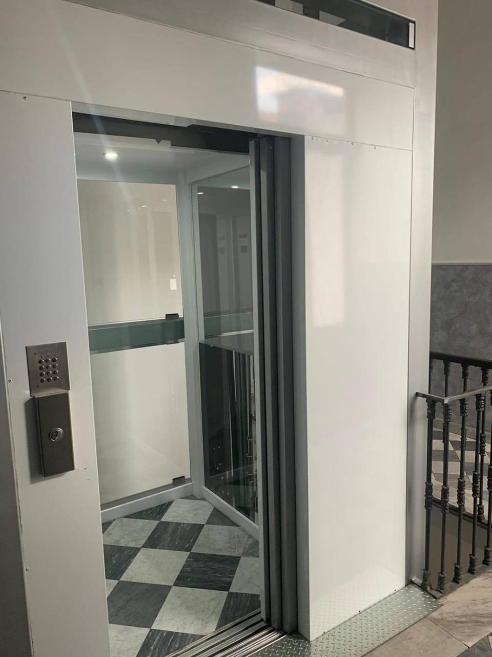 Other, Other, elevator