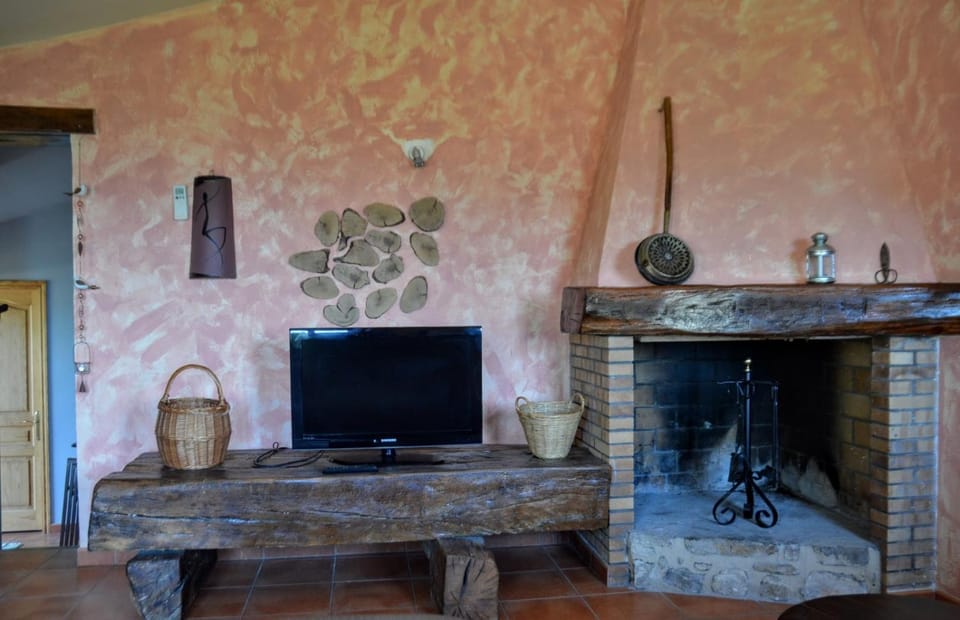 La casa de l'Avi Country House in Garrotxa