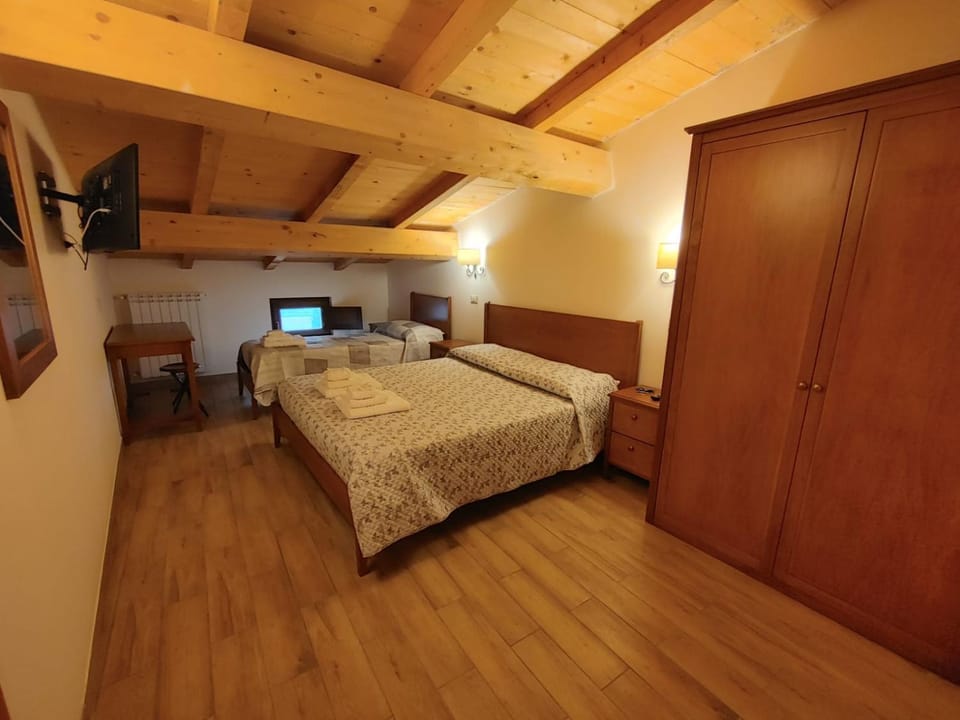 Bed, Photo of the whole room, Bedroom, hair dresser