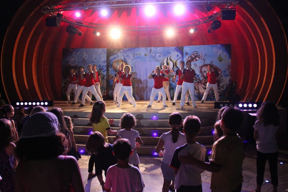 Banquet/Function facilities, Evening entertainment