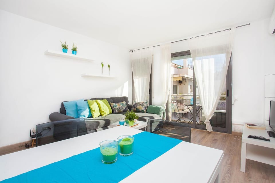 Balcony/Terrace, Living room, Seating area, Dining area, Bedroom, Street view