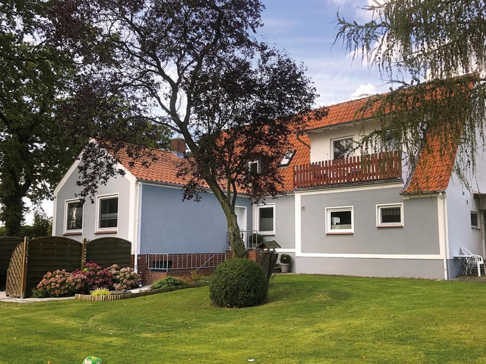 Property building, Garden, Garden view