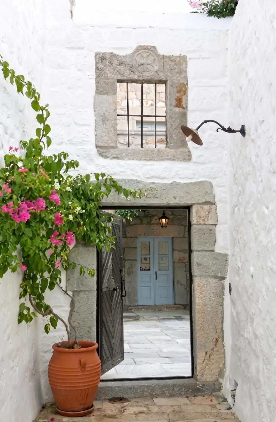Facade/entrance