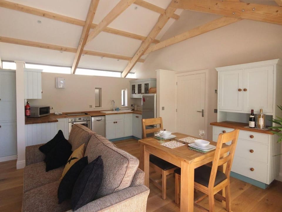 Mugwell Barn House in West Devon District