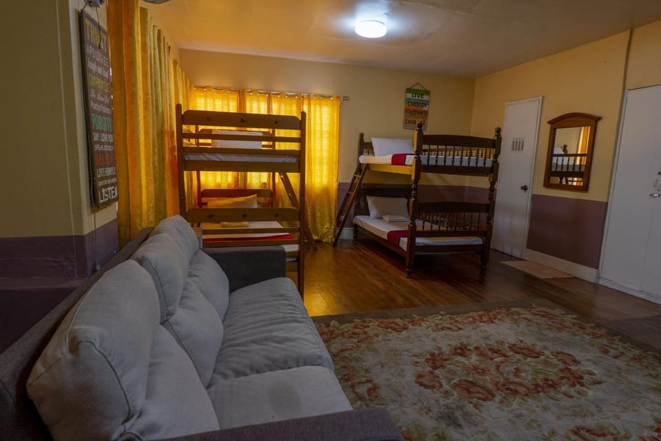 Bed, Photo of the whole room, bunk bed
