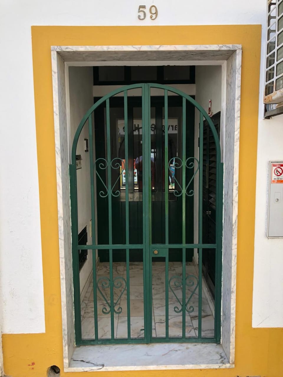 Facade/entrance