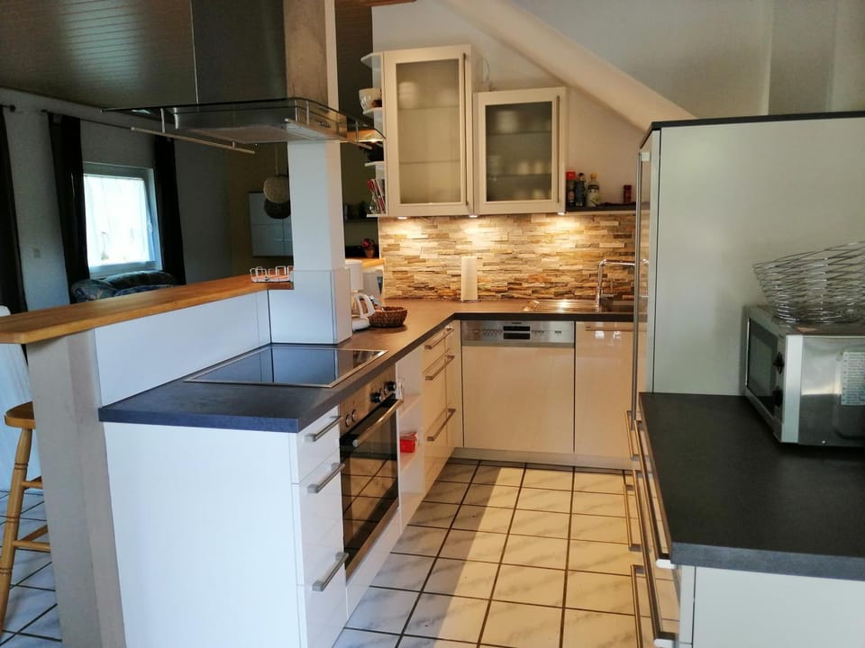 Kitchen or kitchenette, Decorative detail, Communal kitchen, Area and facilities