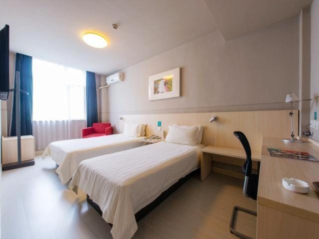Jinjiang Inn Xi'an Giant Wild Goose Pagoda Hotel in Xian