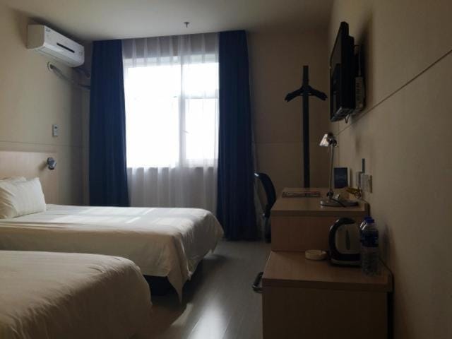 Jinjiang Inn Langfang High-speed Railwy Station Yinhe South Road Hotel in China