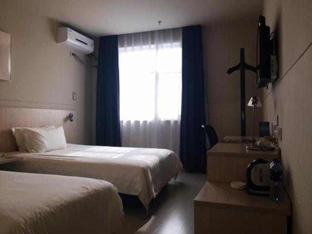 Jinjiang Inn Langfang High-speed Railwy Station Yinhe South Road Hotel in China