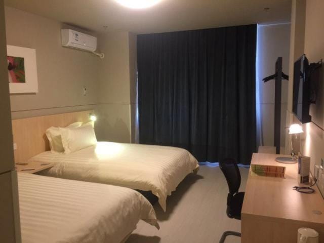 Magnolia Hotel Cangzhou West Railway Station Jiefang Road Hotel in China