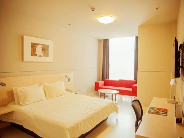 Magnolia Hotel Cangzhou West Railway Station Jiefang Road Hotel in China