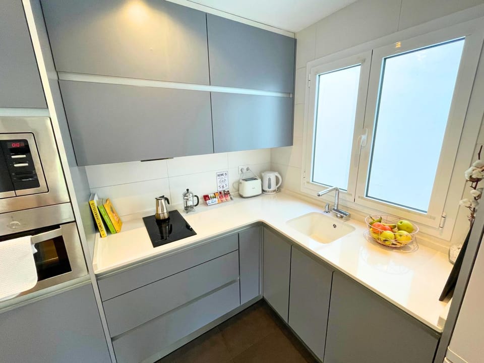 Coffee/tea facilities, Kitchen or kitchenette, Food and drinks, Food, minibar, oven, pet friendly, stove, toaster