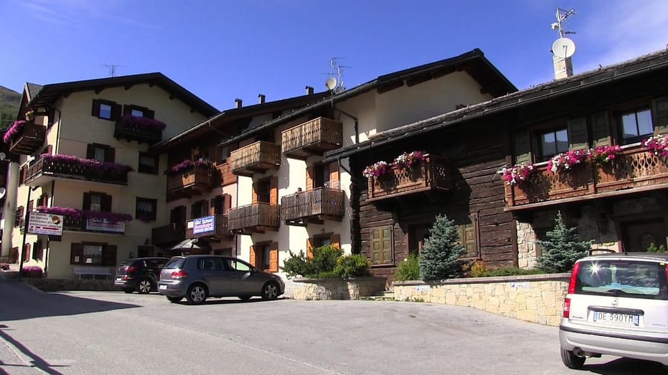 Property building, Day, Street view