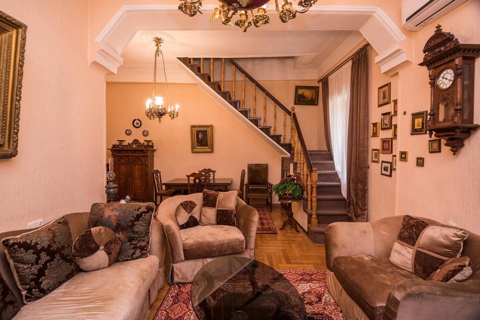 Communal lounge/ TV room, Living room, Seating area, Dining area