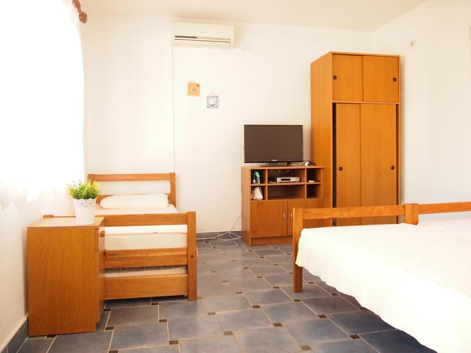TV and multimedia, Bedroom