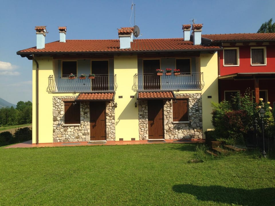 Facade/entrance, Garden view