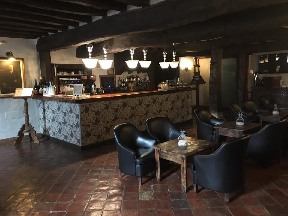 Lounge or bar
