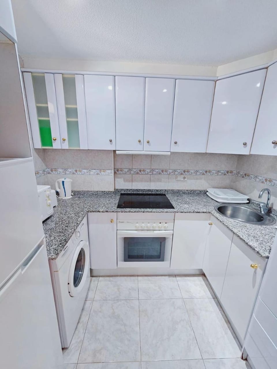 Kitchen or kitchenette, minibar, pet friendly, stove, washing machine