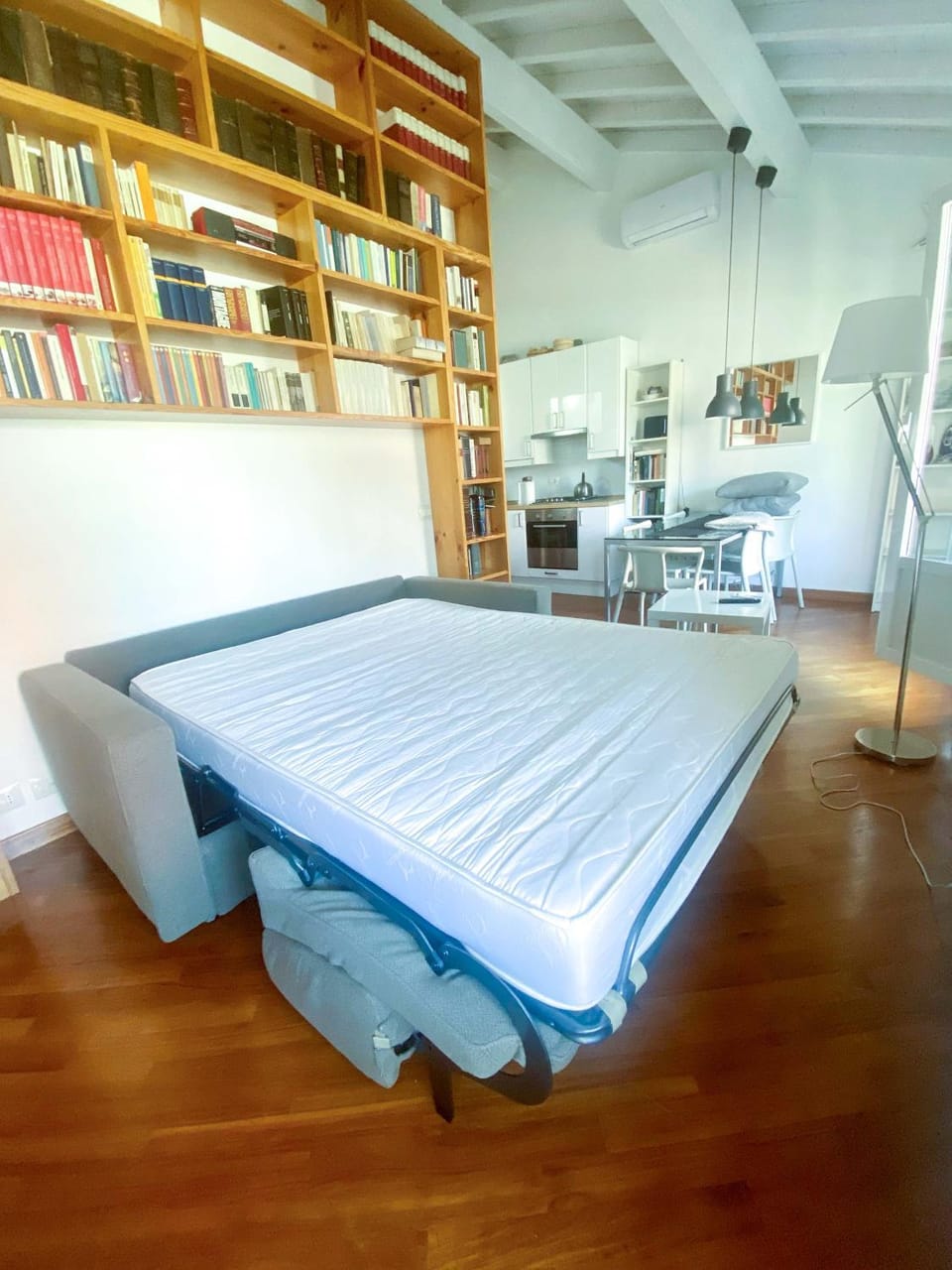 Vatican Attic With Terrace Apartment in Rome