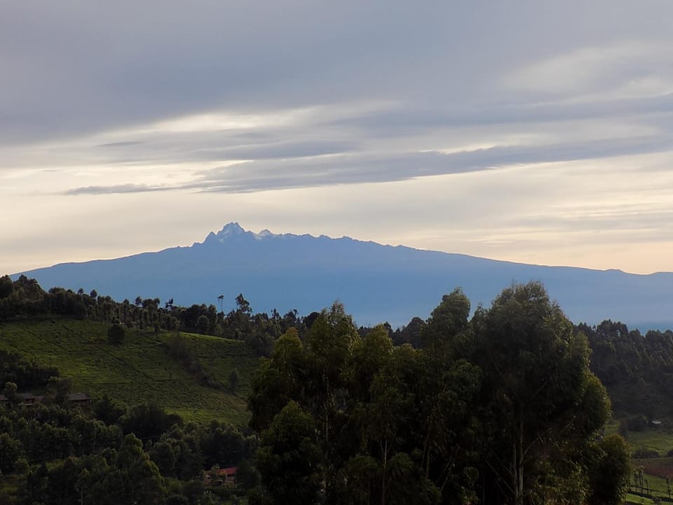 View (from property/room), Landmark view, Mountain view