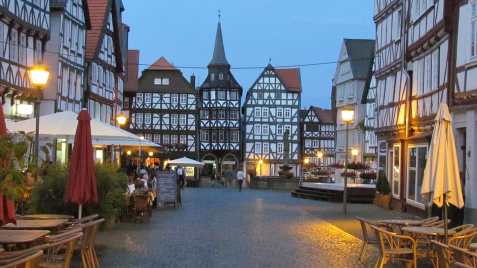 Restaurant/places to eat, Neighbourhood