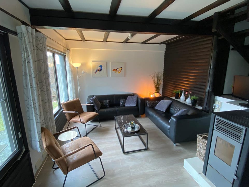 TV and multimedia, Seating area