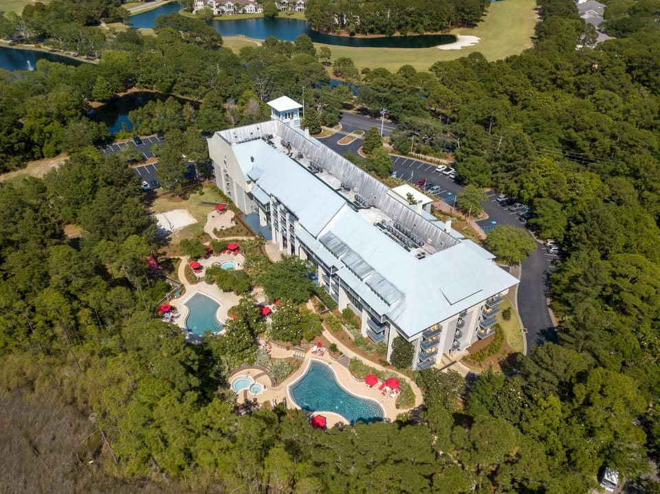 Property building, Pool view, Swimming pool
