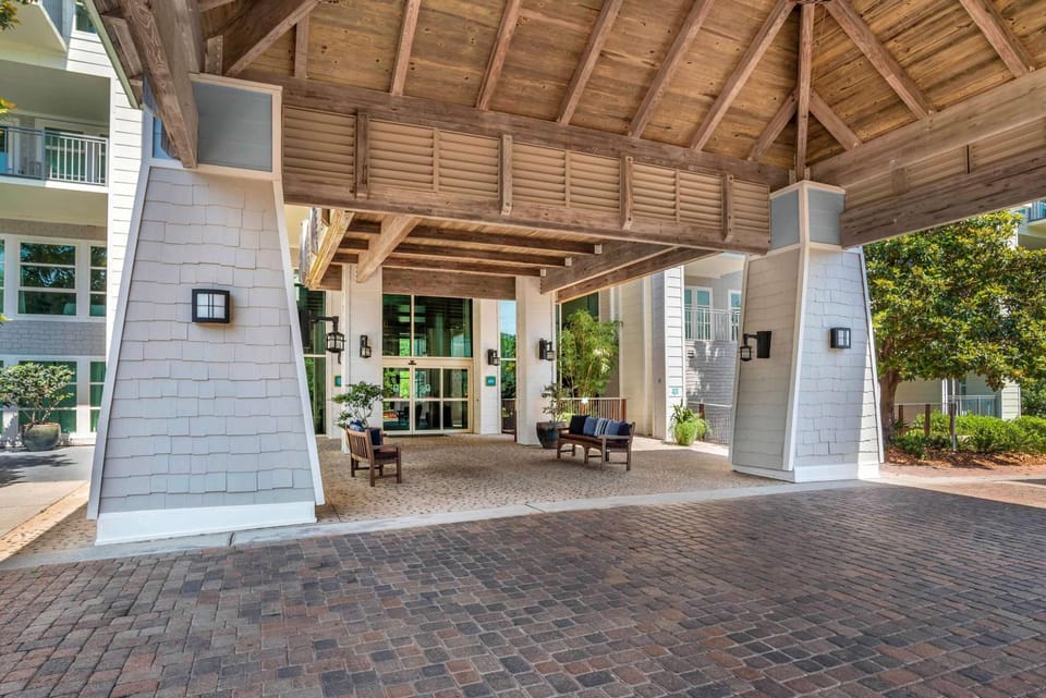 Property building, Facade/entrance