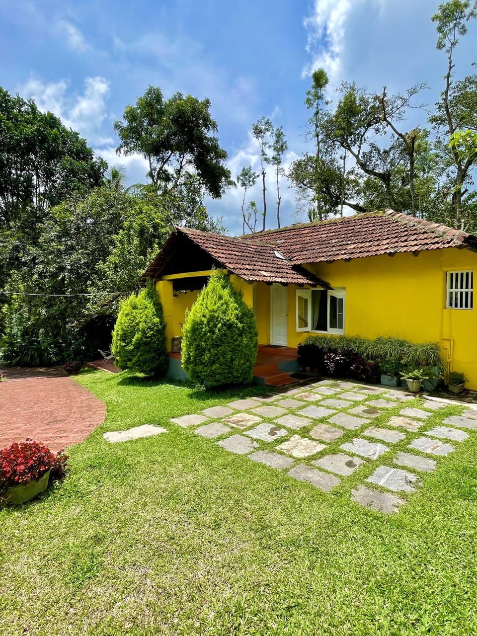 Facade/entrance, Garden