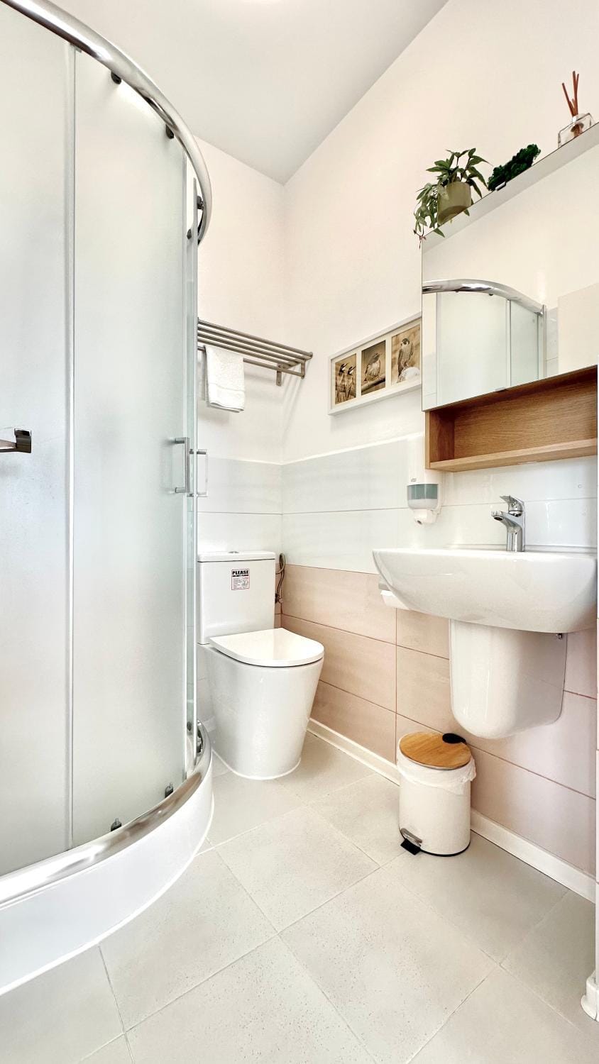 Shower, Toilet, Bathroom
