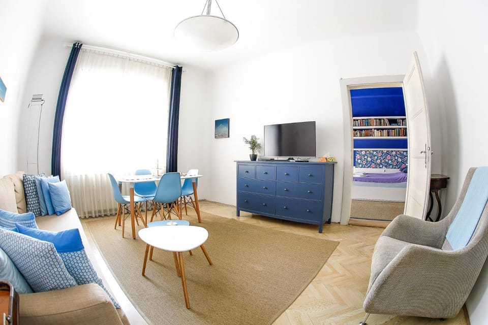 TV and multimedia, Living room, Photo of the whole room
