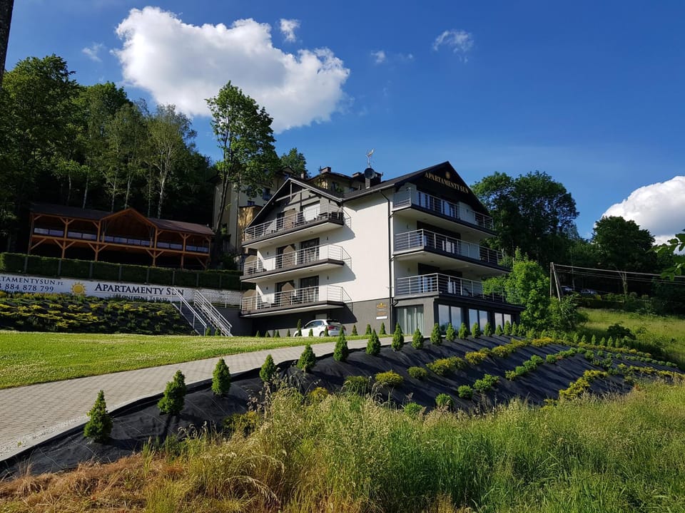 Property building, Natural landscape, Summer, Garden