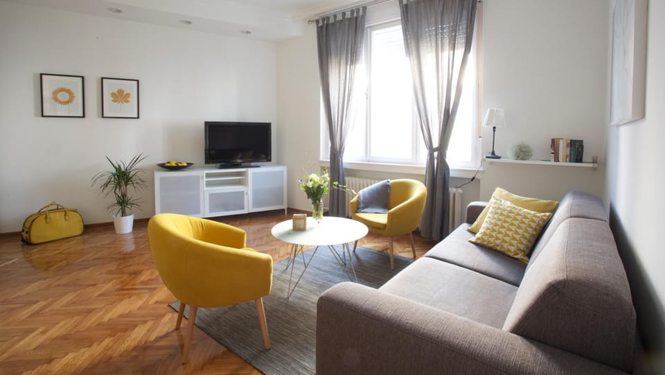 TV and multimedia, Living room, Bedroom, City view, Landmark view, Certificate/Award