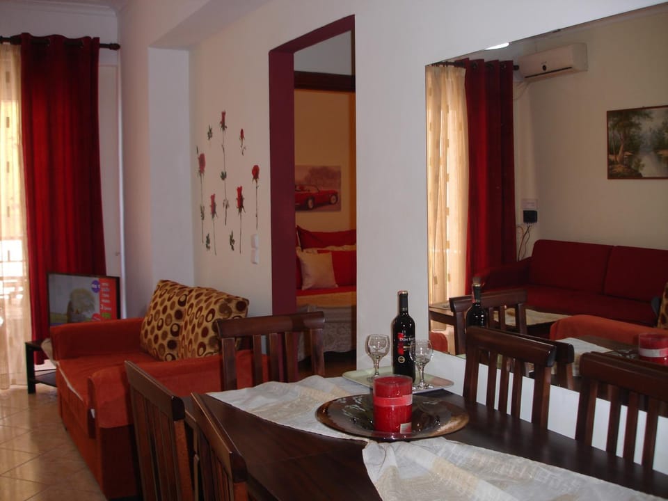 Living room, Seating area, Dining area